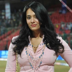 Mayanti-Langer-Biography1