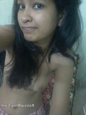 Cute-Barely-18-Desi-Teen-Nude-Selfies-_001.jpg