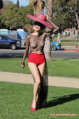 Blanca-Blanco-See-Thru-Boobs-Flashing-In-LA-Park.jpg