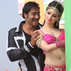 Tamanna-with-Ajay-in-Himmatwala