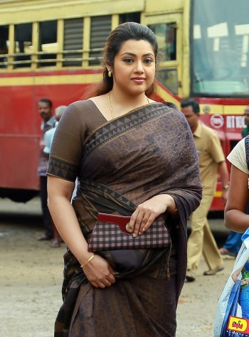 Meena-Hot-In-Saree-Images.jpg