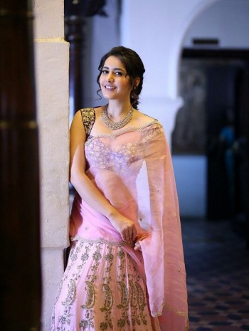 Raashi-Khanna-Cute-Images-In-Gagra-Choli.jpg