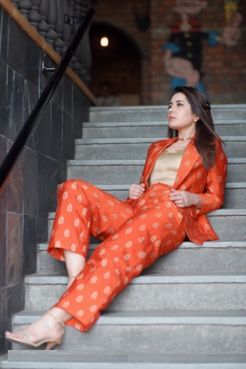 Raashi-Khanna-New-Nice-Photoshoots-1.jpg