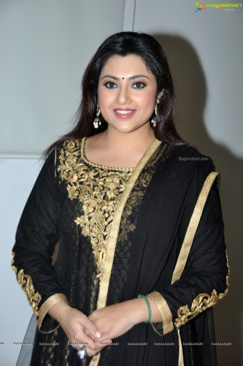 meena-dabur-vatika-star7.jpg