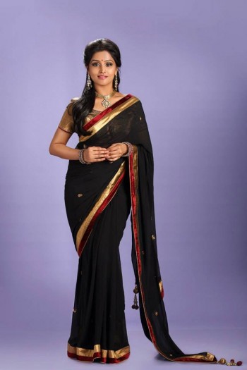 ramya-nambeesan-actress-in-saree-photos-and-homely-look-images-7.jpg