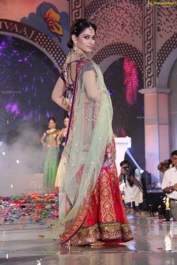 tamanna-show-stopper-jo-rivaaz-fashion-show57.jpg