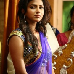 Amala-Paul-Hot-Navel-in-Saree