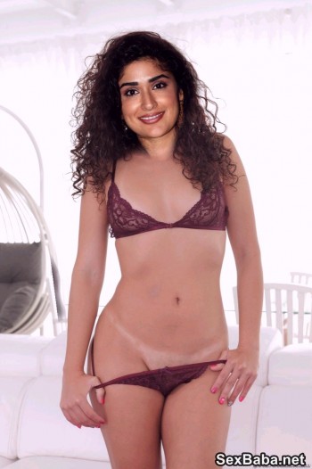 Anjala-Zaveri-9.jpg