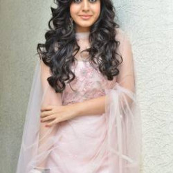 Simran-at-Kirrak-Party-movie-pre-release-function-11