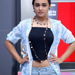 shalini-pandey-bajaj-bumper-draw2