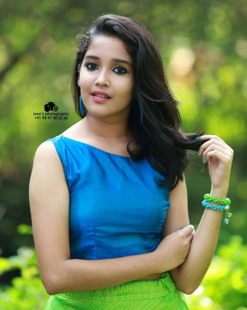 anikha-surendran-9.jpg