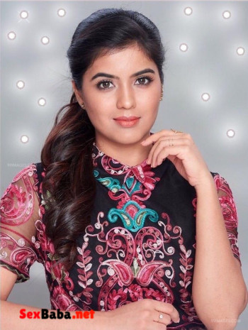 amritha-aiyer-latest-hot-beautiful-hd-photos-wallpapers-1080p-bi8a-776x1030.jpg