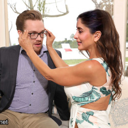 AvJxYY7