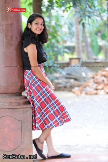 vikatan_2020-01_e9d34c8c-4131-4257-97a3-eedc78cd34a0_anikha_4.jpg