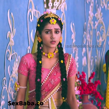 Mallika-singh-Radhakrishn-serial-actress-S1-13-photo.jpg