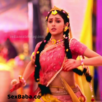 Mallika-singh-Radhakrishn-serial-actress-S1-16-photo.jpg
