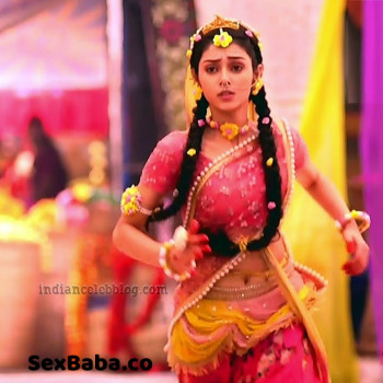 Mallika-singh-Radhakrishn-serial-actress-S1-17-photo.jpg