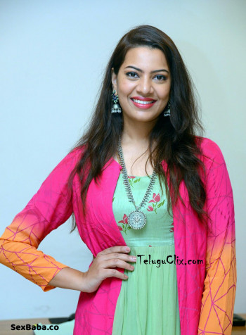 singer-geetha-madhuri-12.jpg