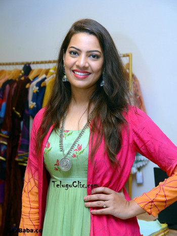 singer-geetha-madhuri-13.jpg