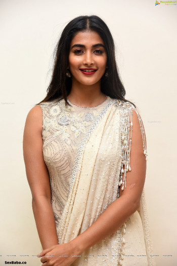 pooja-hegde-valmiki-pre-release17.jpg