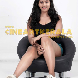 Navya_Nair-in-short-jeans35