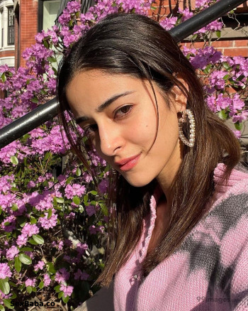 ananya-panday-beautiful-photos-mobile-wallpapers-hd-androidiphone-1080p-4f6g-1080x1350.jpg