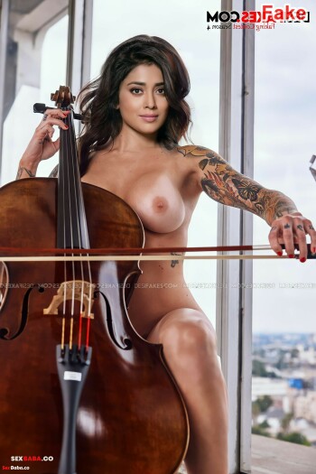 Shriya-Saran-Nude-73.jpeg