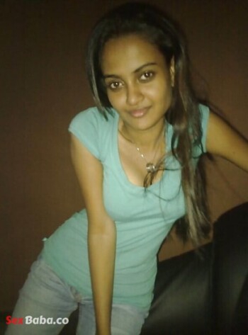 nice pose of Sara