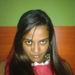saras-horny-look-pic