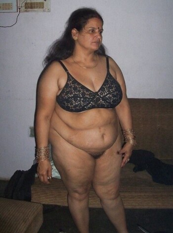 50-pics-of-Slutty-bhabhi-with-Devar-28.jpg
