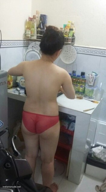 Ass show of slutty aunties and girls 18