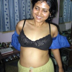 Indian-village-sluts-exposing-nude-body-11