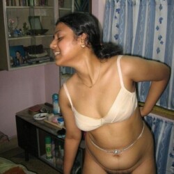 Indian-village-sluts-exposing-nude-body-12