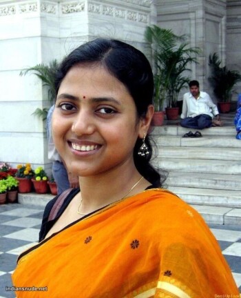 Indian-village-sluts-exposing-nude-body-13.jpg