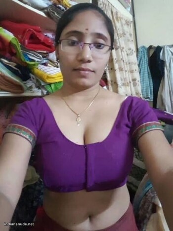 Indian-village-sluts-exposing-nude-body-45.jpg