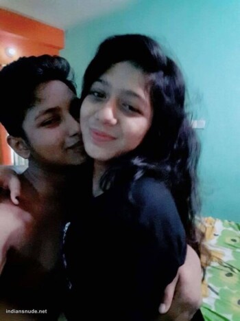 Sexy-Indian-couples-nude-pics-32.jpg