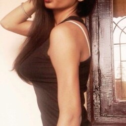 Skinny-figured-sexy-Indian-girls-pics-1