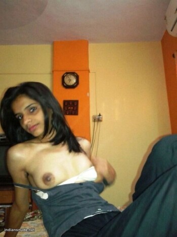 Skinny-figured-sexy-Indian-girls-pics-12.jpg