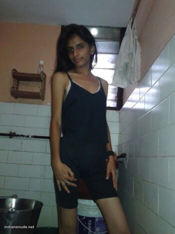 Skinny-figured-sexy-Indian-girls-pics-15.jpg