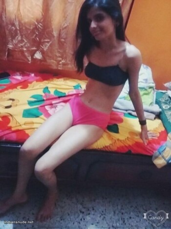 Skinny-figured-sexy-Indian-girls-pics-27.jpg