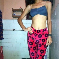 Skinny-figured-sexy-Indian-girls-pics-6