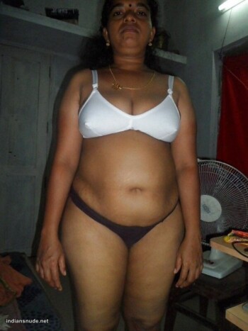 South-Indian-mallu-aunties-in-one-gallery-41.jpg
