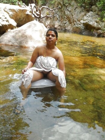 South-Indian-mallu-aunties-in-one-gallery-51.jpg