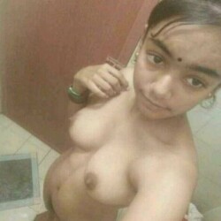 Tempting-nude-pics-of-Indian-teen-girls-20