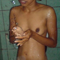 Tempting-nude-pics-of-Indian-teen-girls-30