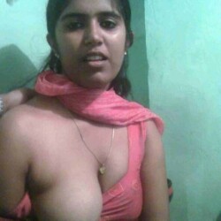 Tempting-nude-pics-of-Indian-teen-girls-34