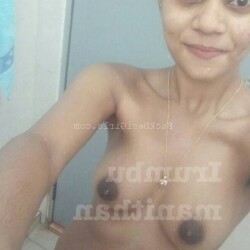 Tempting-nude-pics-of-Indian-teen-girls-42