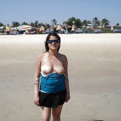indian-ladies-natural-tits-gallery-25