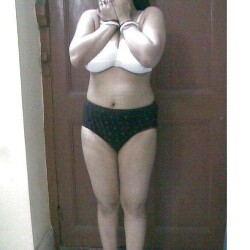 gurgaon-nude-bhabhi-big-boobs-ass-pics-7