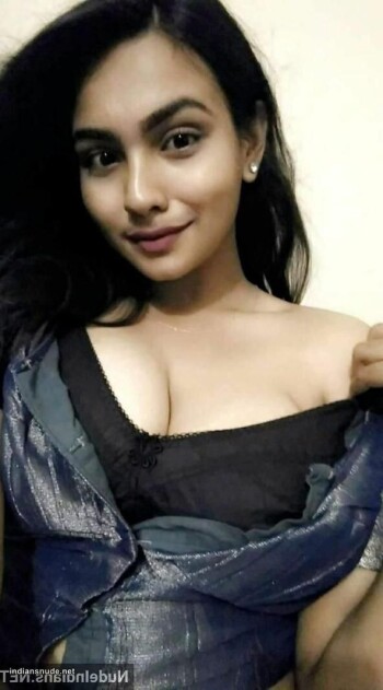 Big boobs model nude (1)